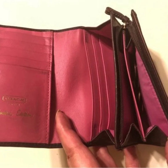 Coach Limited Edition Signature Wallet - Picture 3 of 3